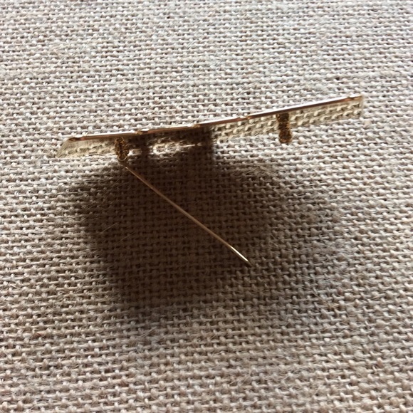 A Royal Flush Brooch - Picture 7 of 15